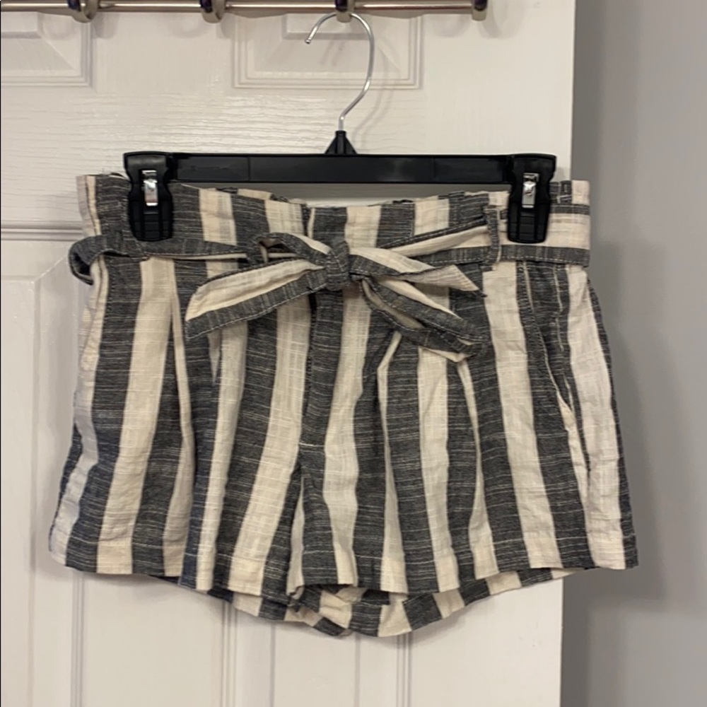 Indigo rising cream/grey striped shorts